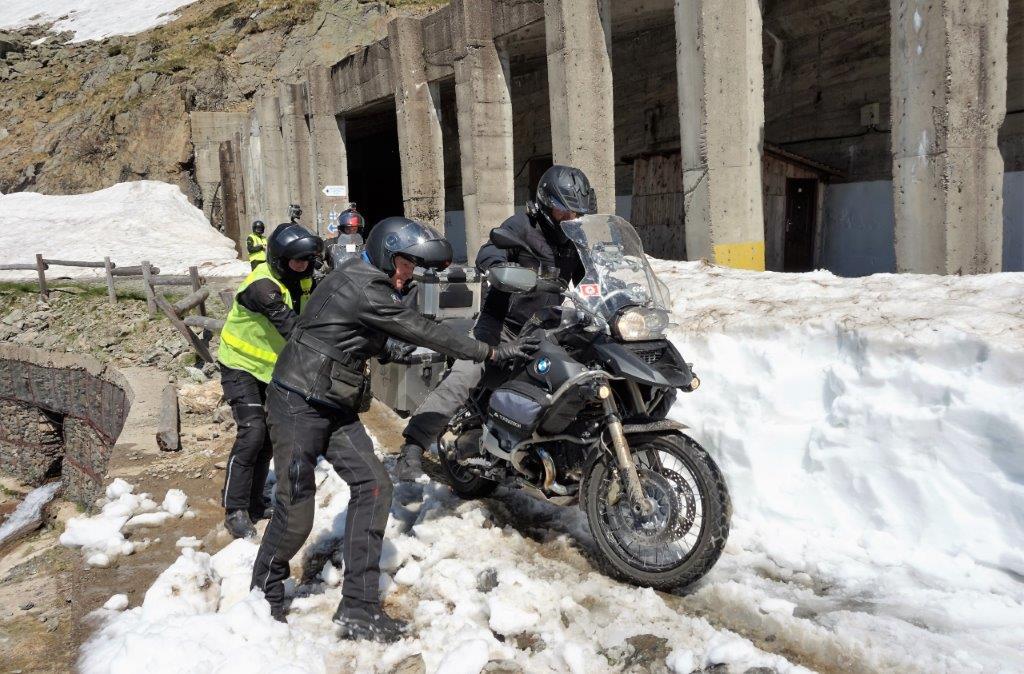 Sortie du Tunnel Transfagarasan en Roumanie